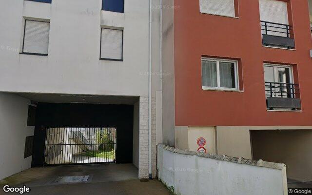 Façade : 10 rue Docteur Janvier, Couëron